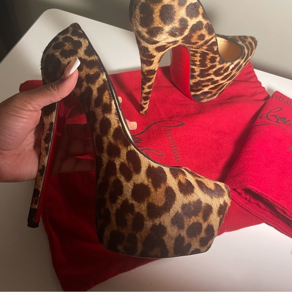 Christian Louboutin Cheetah Platform heel - Picture 1 of 5